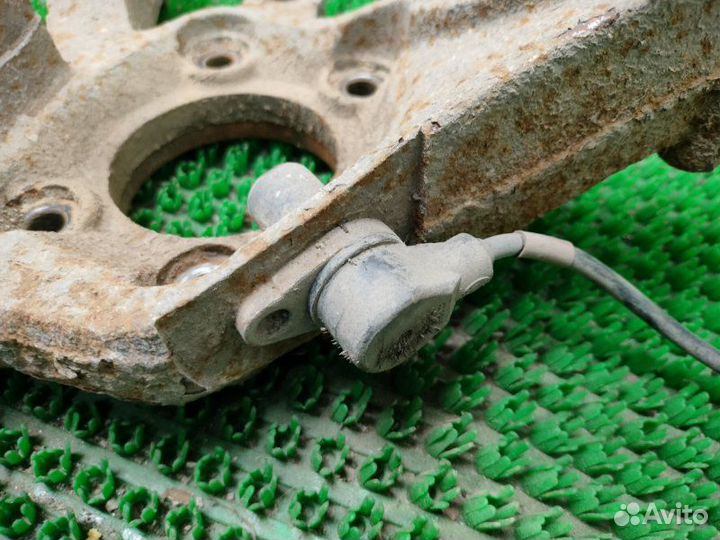 Кулак поворотный задний правый Hyundai Sonata EF