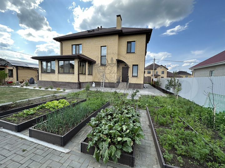 Коттедж 268,9 м² на участке 12 сот.