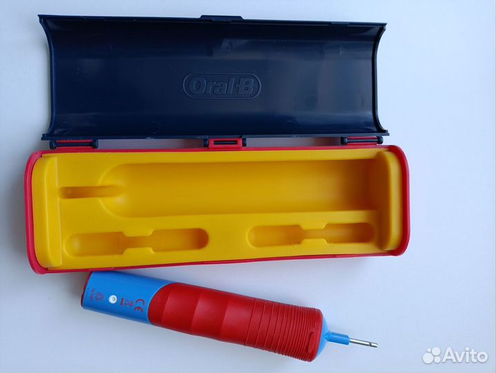 Электрическая зубная щетка oral b детская