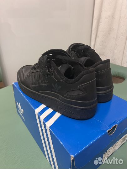 Adidas forum low кроссовки