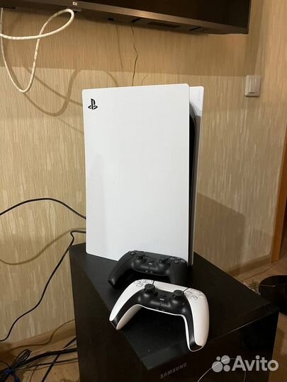 Sony Playstation 5 + 2 джойстика + PS Plus Extra