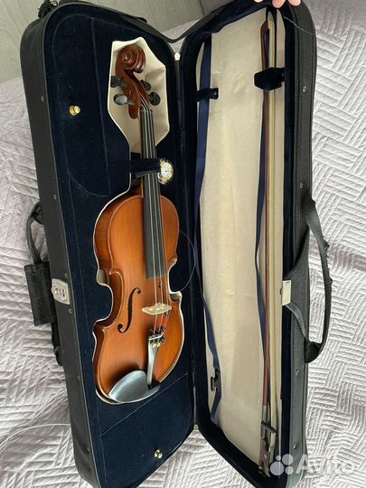 Скрипка 4/4 комплект со смычком, чехлом