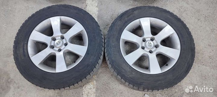 Bridgestone Blizzak DM-V1 235/65 R17