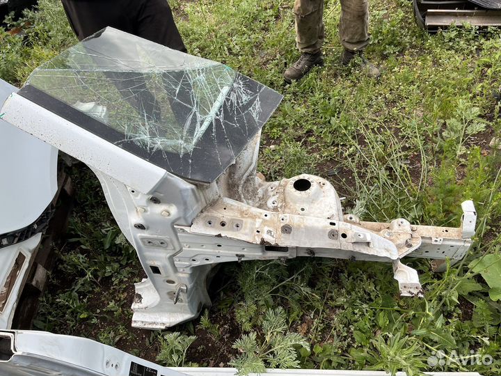 Четверть передняя правая kia rio 3