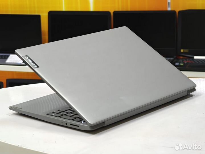 Ноутбук Lenovo 15.6'FullHD Core i3 1005g1 8Gb 512G