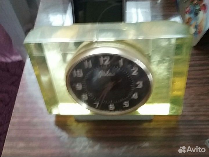 Настольные часы молния СССР