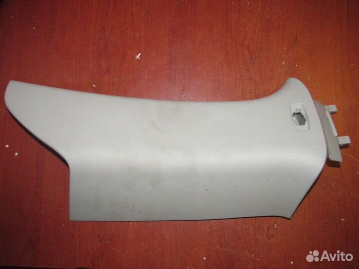 Обшивка стойки задняя верхняя правая (Skoda Yeti)