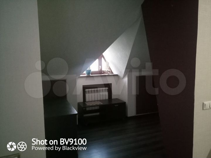 Комната 90 м² в 2-к., 3/3 эт.