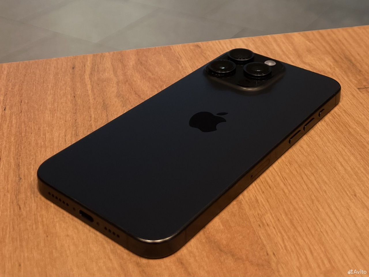 iPhone 15 Pro, 256 ГБ