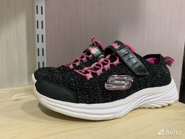 Кроссовки sketchers 33