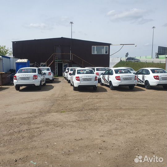 Водитель на LADA Granta