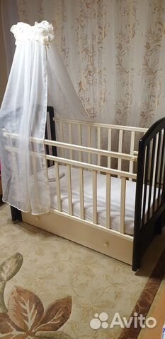 Детская кроватка с маятником Алита и матрасом