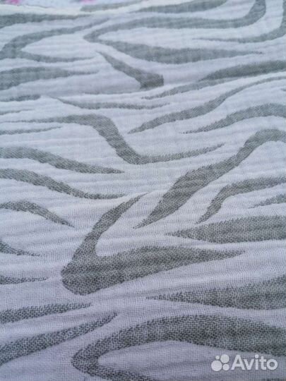 Декоративная подушка и плед