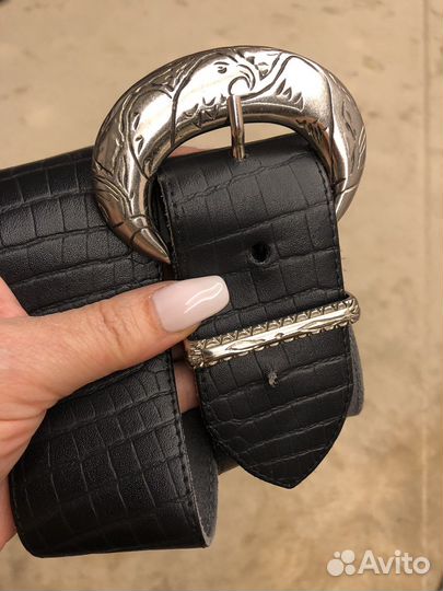 Ремень с красивой пряжкой черный