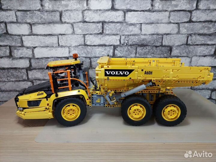 Lego Technic Самосвал Volvo 6х6 42114