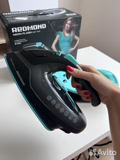 Беспроводной утюг redmond RI-C234