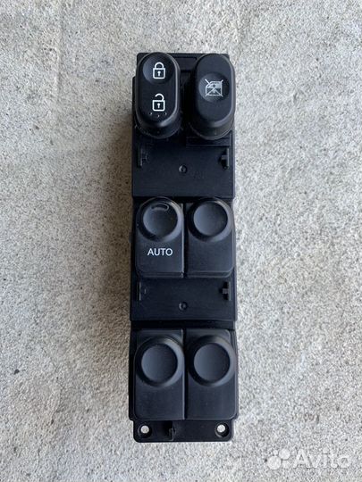 Блок управления стеклоподъемниками Hyundai Solaris