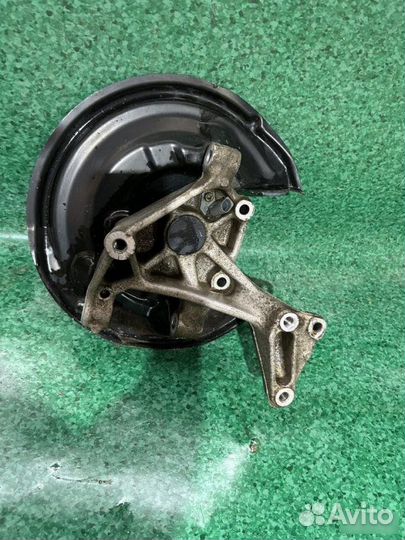 Поворотный кулак задний Volkswagen Passat