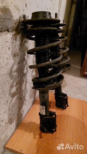 Амортизатор передний Kia Sportage II