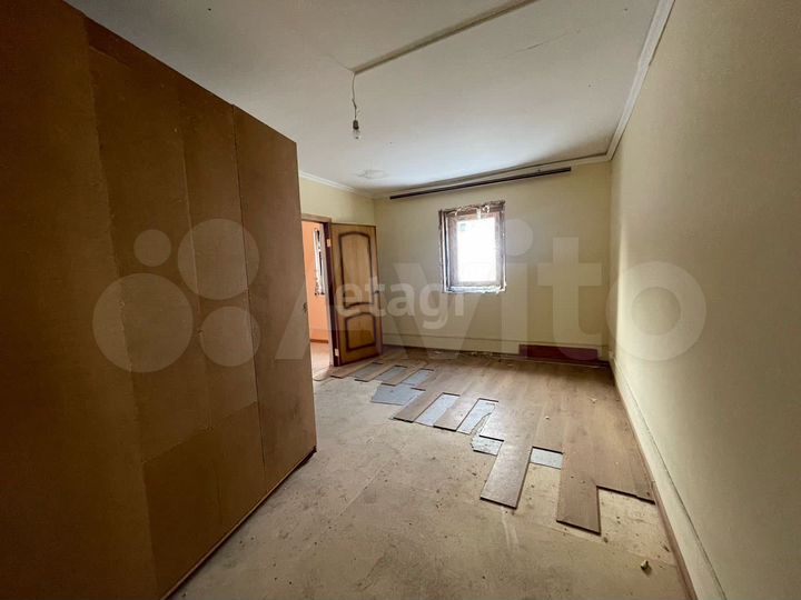 Дом 373 м² на участке 11 сот.