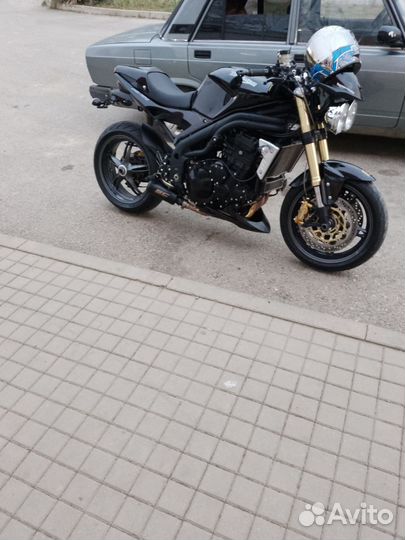 Triumph speed triple 1050