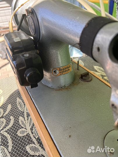 Швейная машинка на электроприводе