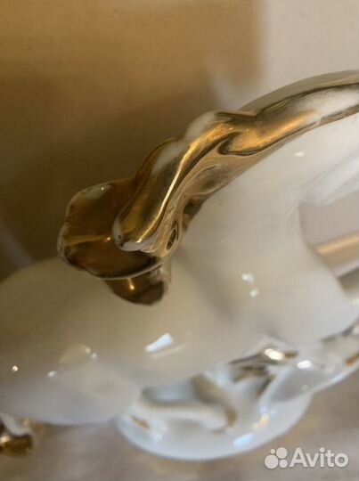 Форфоровая статуэтка лфз «Конь-огонь»