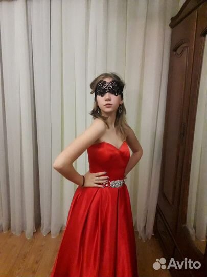 Вечернее платье
