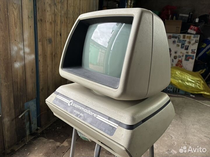 Винтажный компьютер commodore 8032-sk