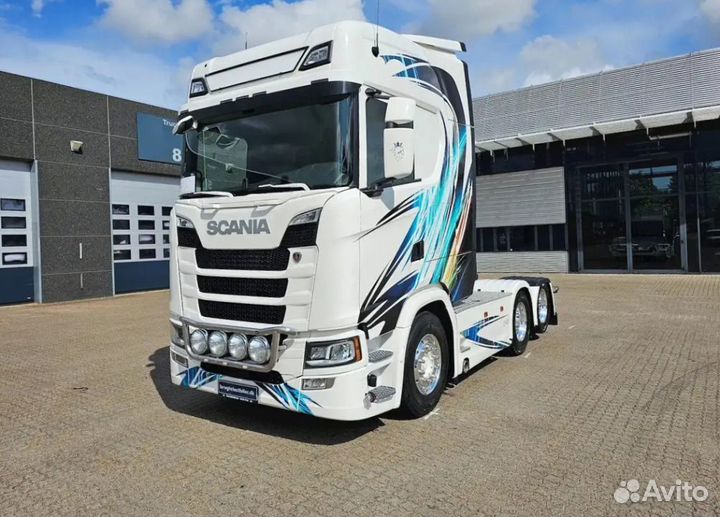 Pазбираем грузовик Scania 6 series с 2016