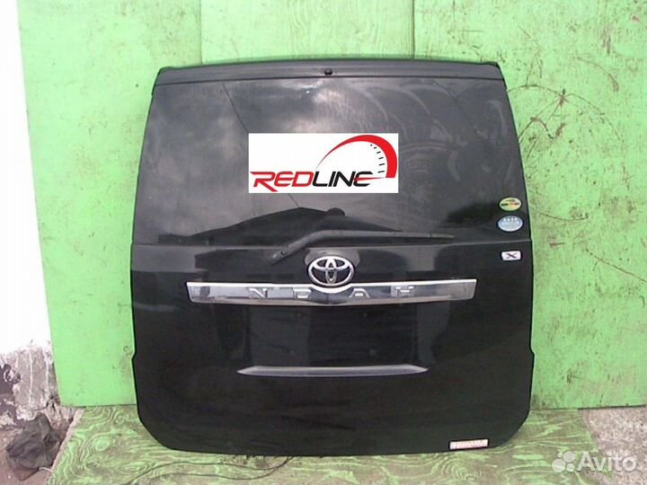 Крышка багажника Toyota Noah Voxy ZRR75 черная