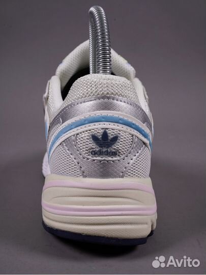 Кроссовки женские adidas Astir