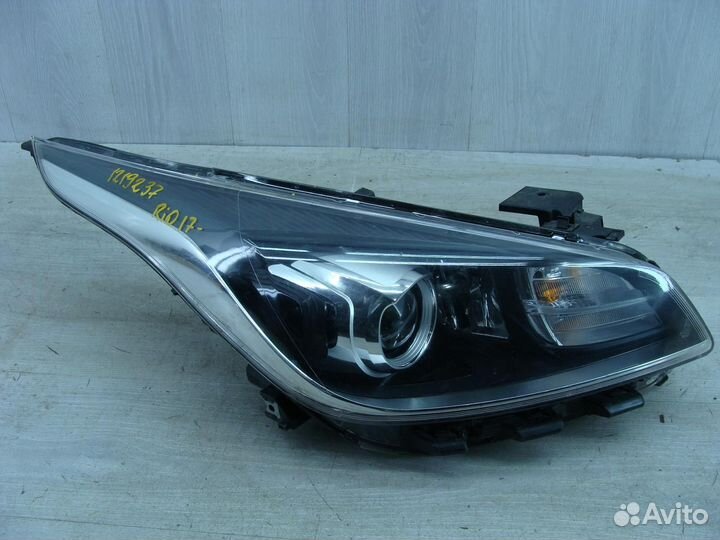 Фара правая Kia Rio