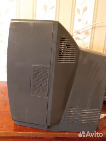 Телевизор LG с пультом, антенна