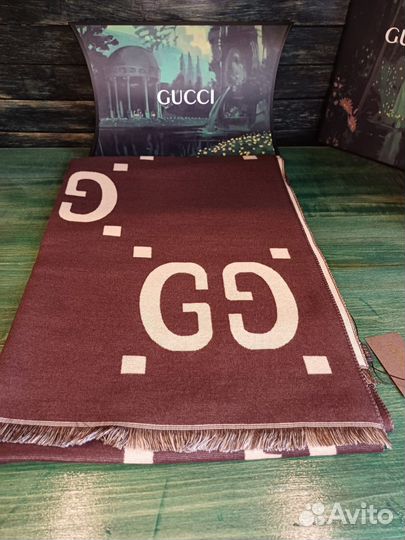Шарф палантин Gucci