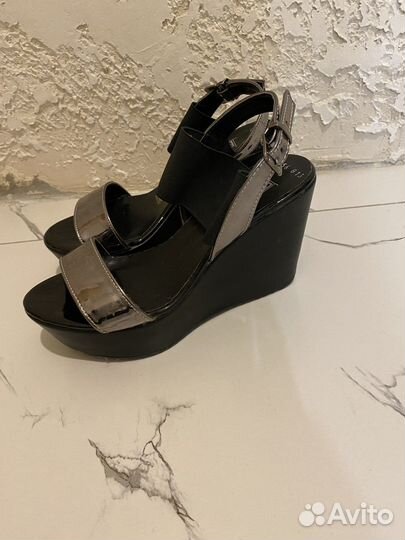 Босоножки 37