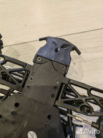 Радиоуправляемая машина 1:10