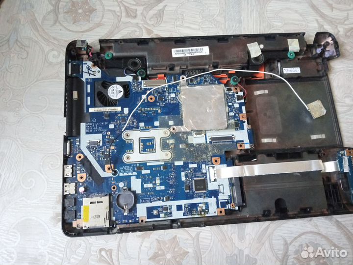 Половинка ноутбука acer e1 571g