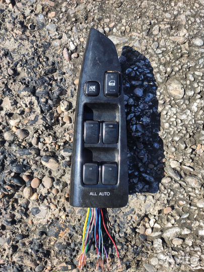 Пульт управления стеклоподъемника и Toyota