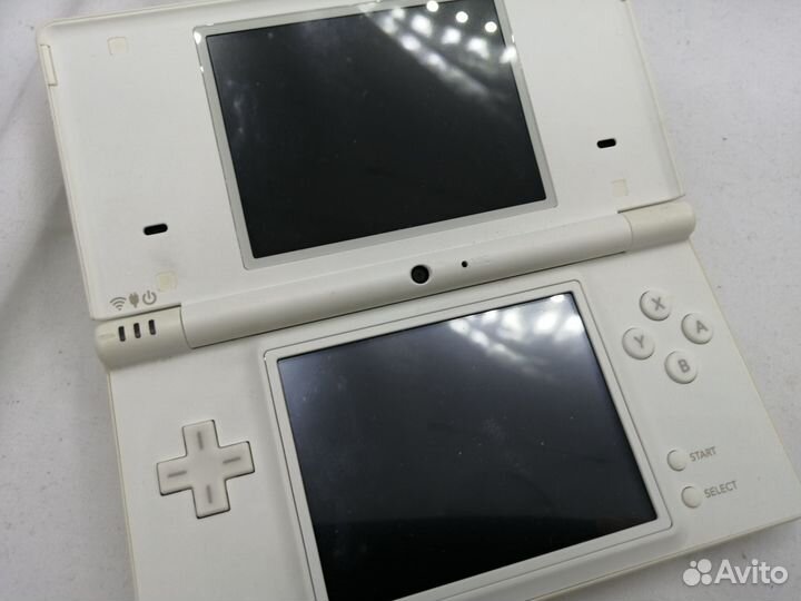 Nintendo DSI с играми на флешке