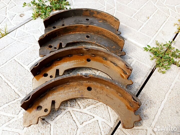 Тормозные колодки задние на ниву