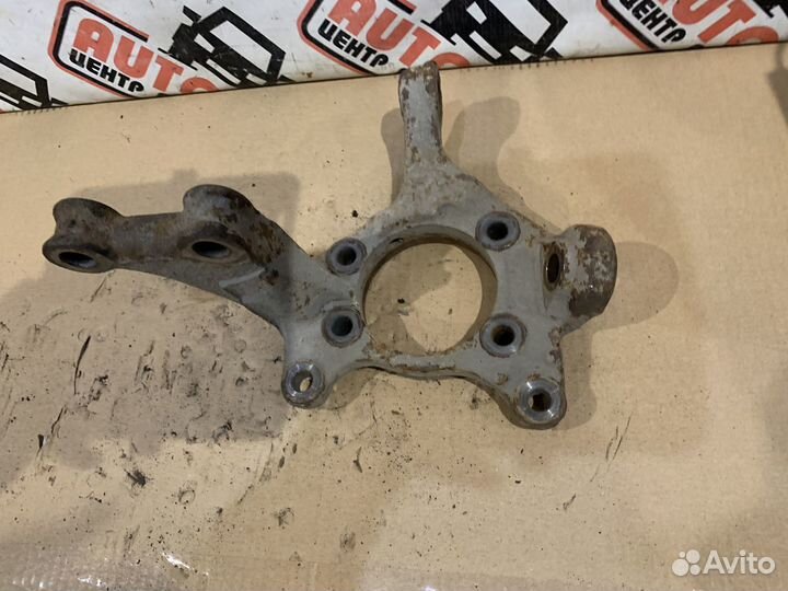 Кулак поворотный передний Toyota Corolla 150