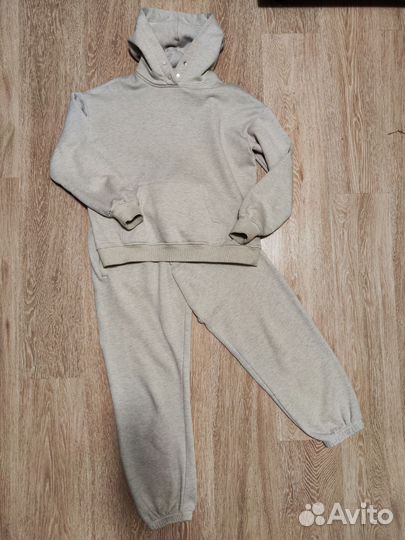 Спортивный костюм женский