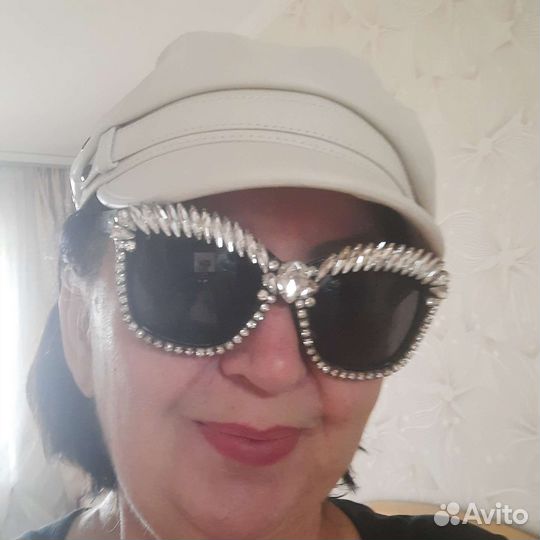 Кепка кожаная женская