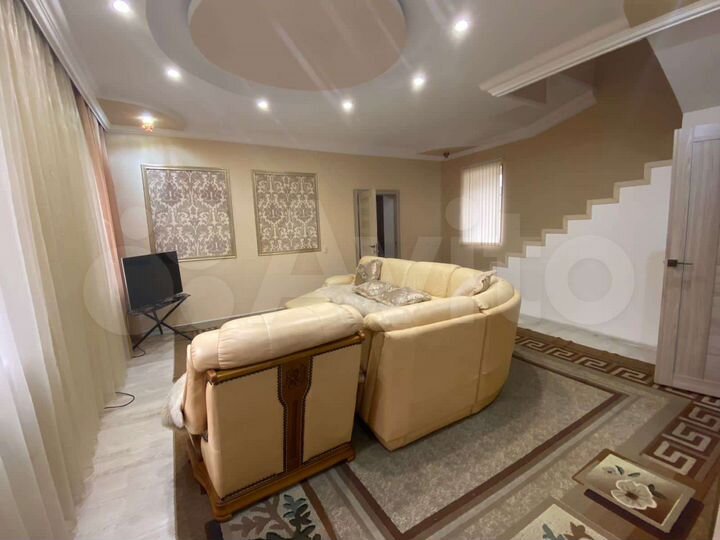 Дом 240 м² на участке 4 сот.