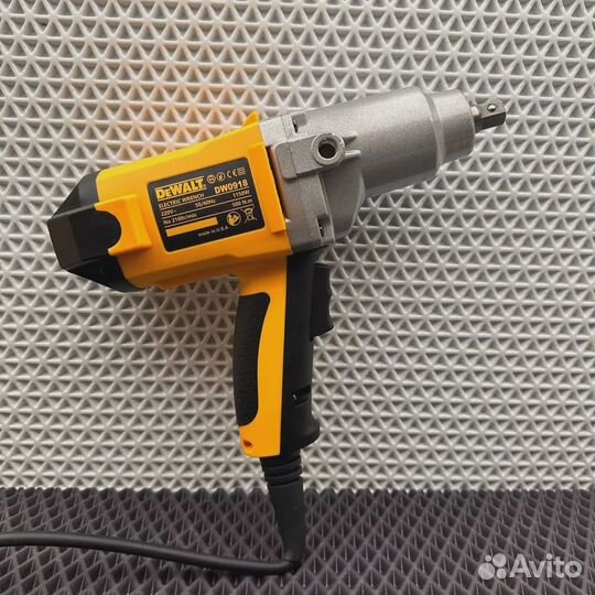 Ударный гайковерт Dewalt DW0918