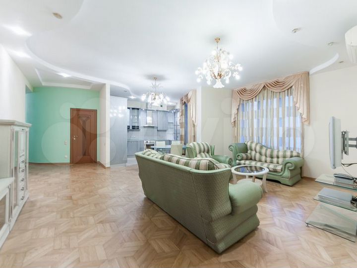 3-к. квартира, 140 м², 18/22 эт.