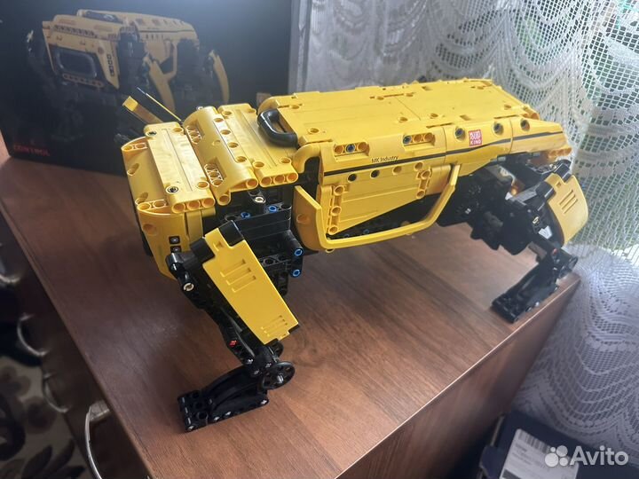 Игрушка робот