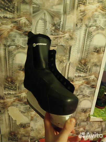 Коньки хоккейные