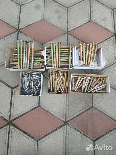 Анкерные болты, крепёжные углы и другие крепежи